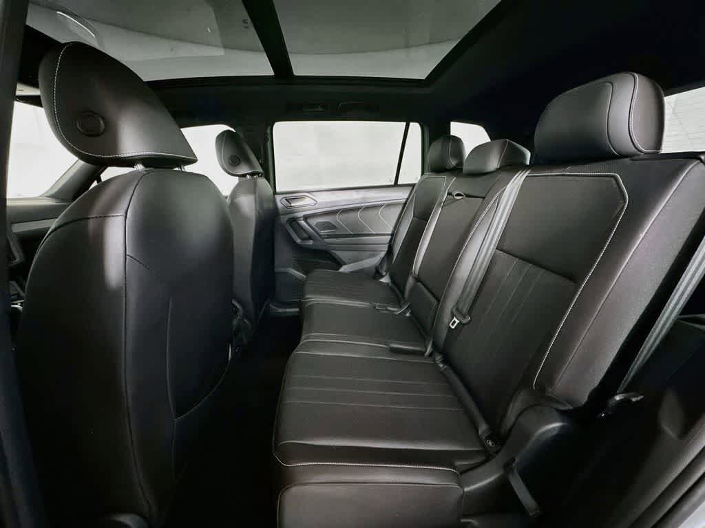Used 2023 Volkswagen Tiguan SE R-Line FWD image 14