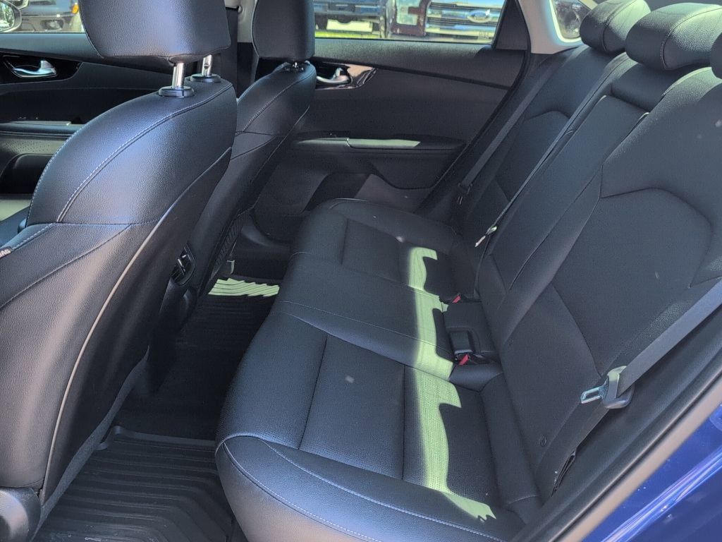 Used 2021 Kia Forte EX image 11