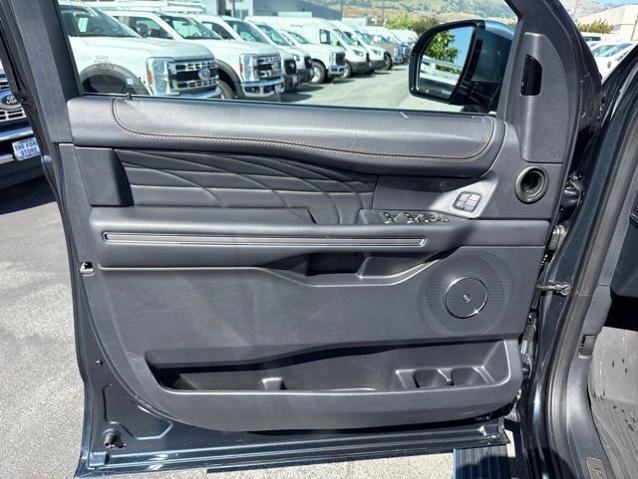 Certified 2024 Ford Expedition Platinum AWD/4WD image 16