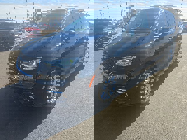 Used 2023 Chrysler Pacifica Touring-L image 1