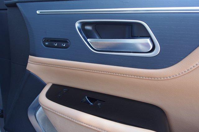 Used 2025 INFINITI QX80 Sensory AWD/4WD image 14