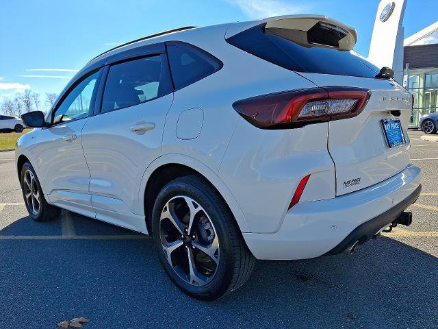 Certified 2023 Ford Escape ST-Line Select w/ Tech Pack #2 image 2