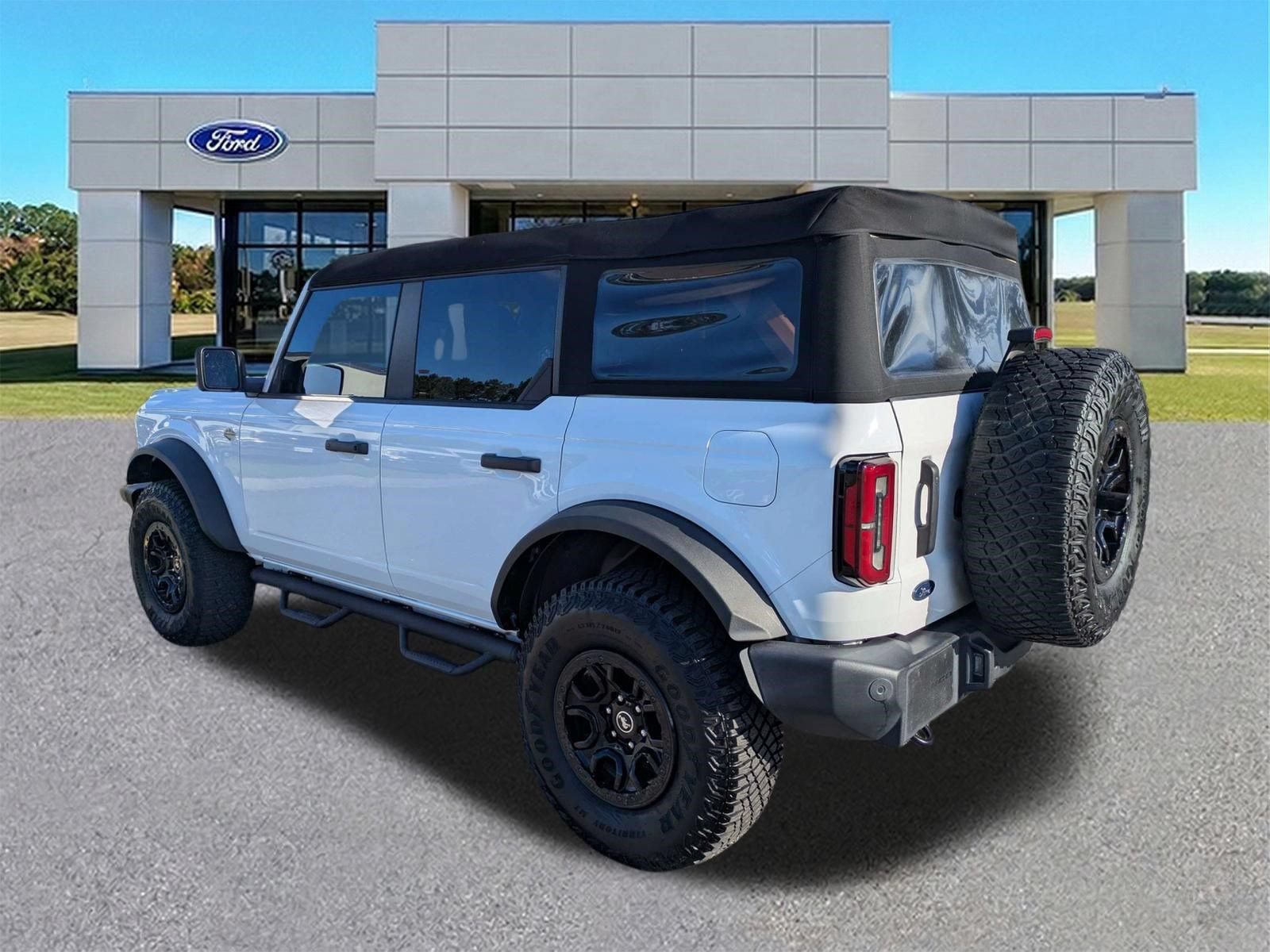Certified 2023 Ford Bronco Wildtrak AWD/4WD image 6