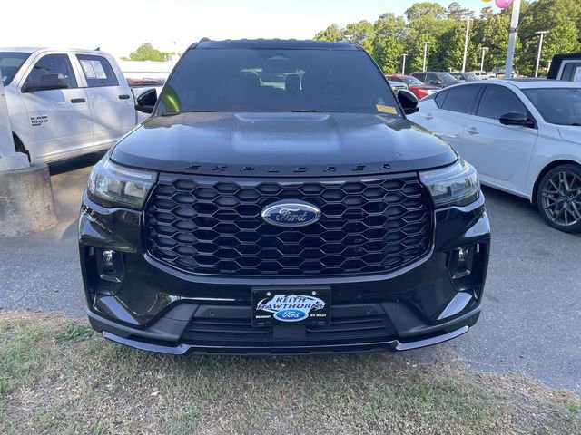 Certified 2025 Ford Explorer ST-Line w/ Premium Package RWD image 6