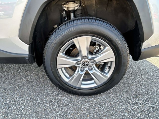 Used 2024 Toyota RAV4 XLE FWD image 3