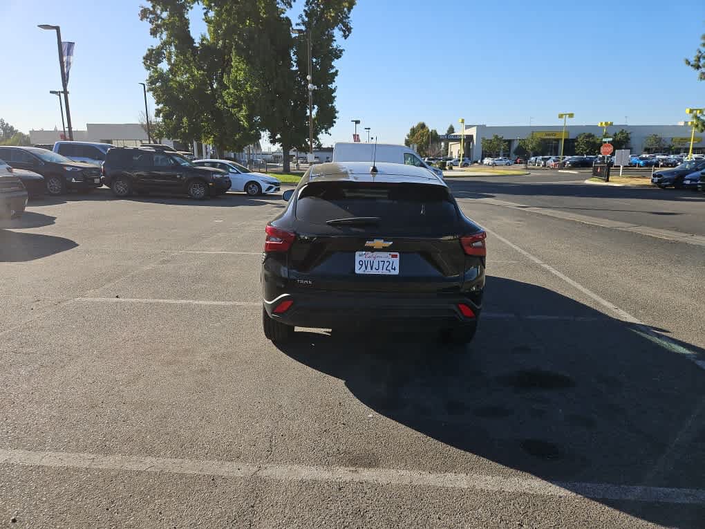 Used 2026 Chevrolet Trax LS FWD image 6