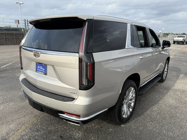 Used 2024 Cadillac Escalade Premium Luxury image 4