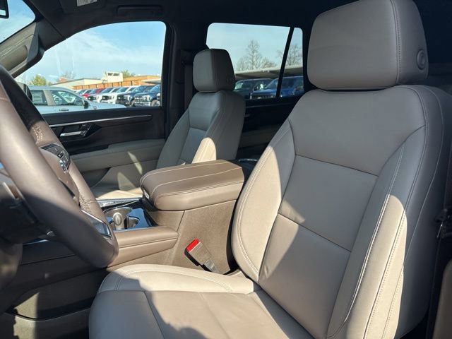 Used 2025 Chevrolet Tahoe Z71 w/ Comfort Package image 11