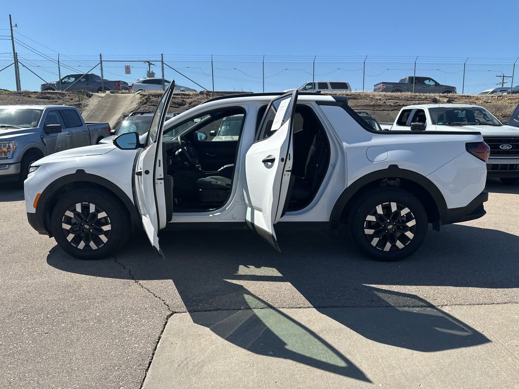 Used 2025 Hyundai Santa Cruz SEL FWD image 4