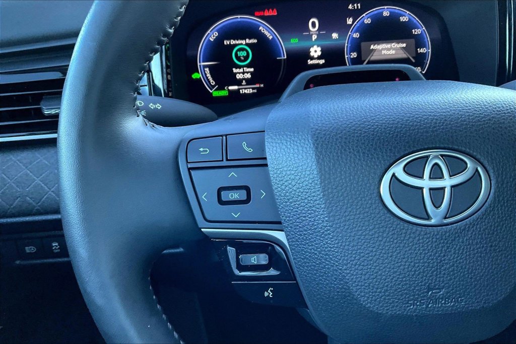 Used 2025 Toyota Camry XLE w/ Premium Plus Package FWD image 11