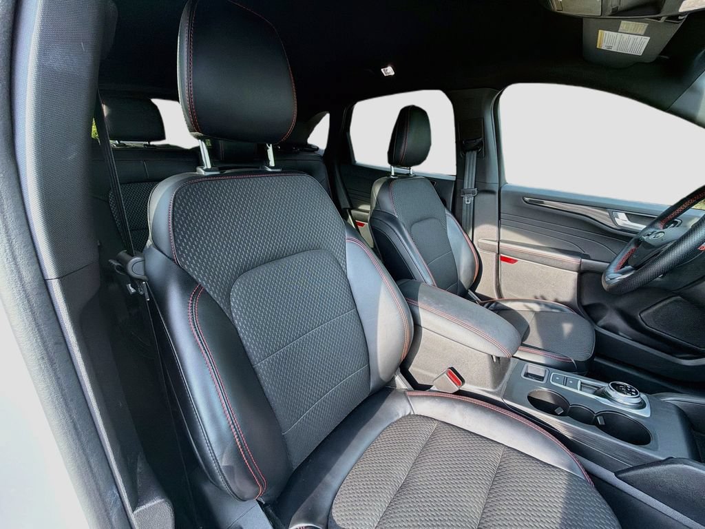 Certified 2023 Ford Escape ST-Line w/ Tech Pack #1 AWD/4WD image 30
