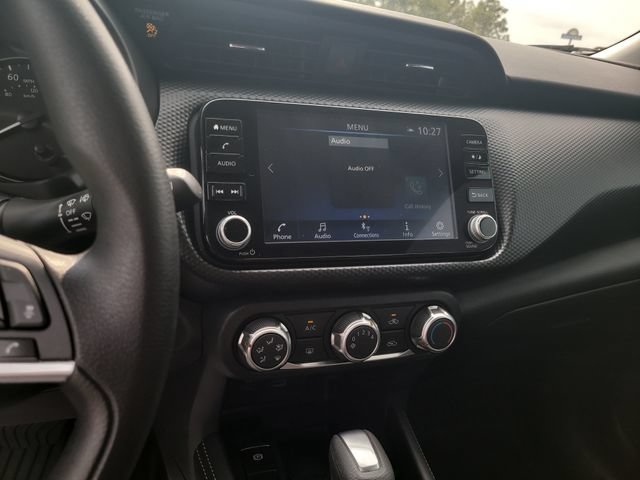 Used 2024 Nissan Kicks SV FWD image 17