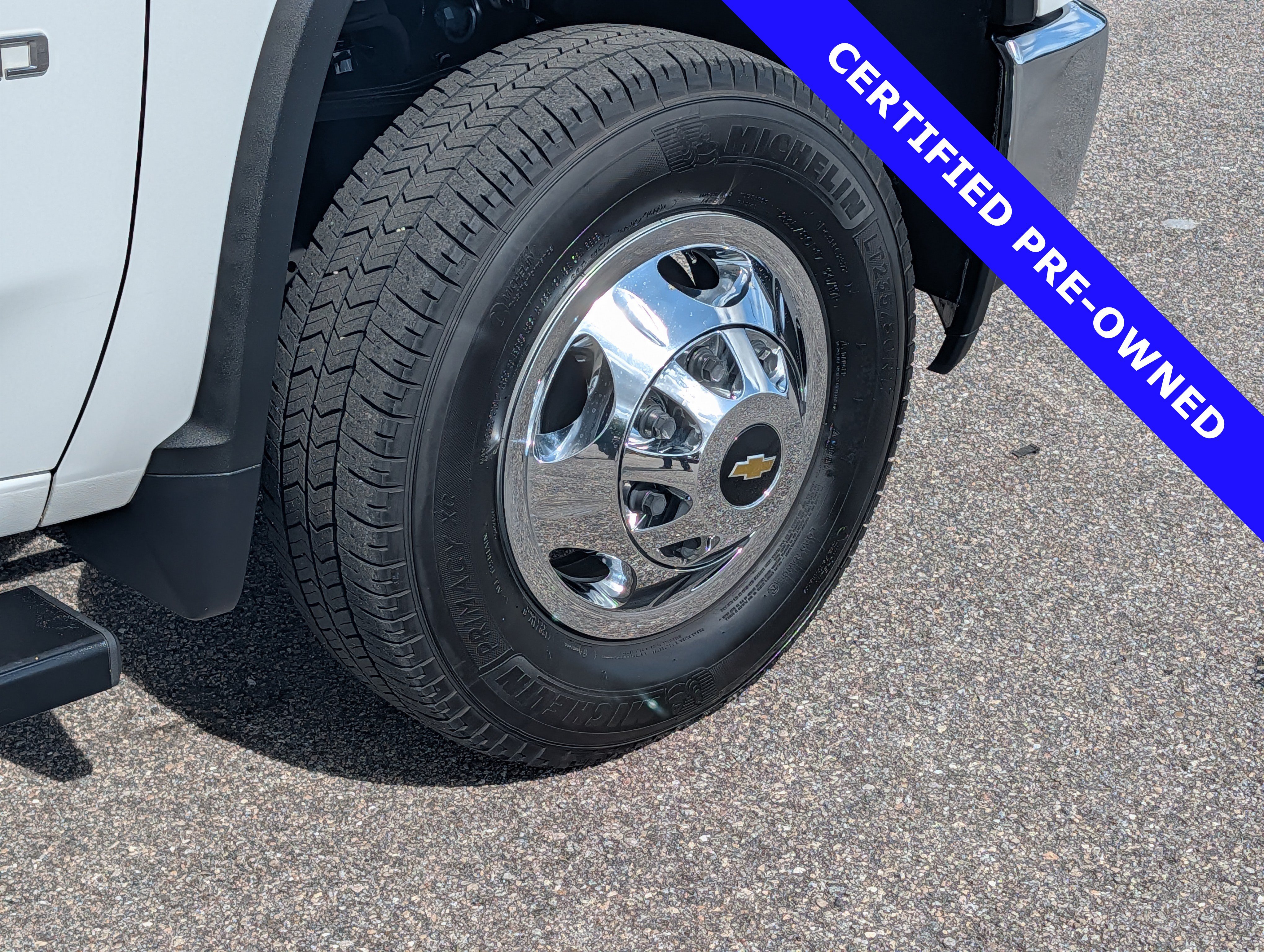 Used 2022 Chevrolet Silverado 3500 LT w/ Convenience Package AWD/4WD image 12