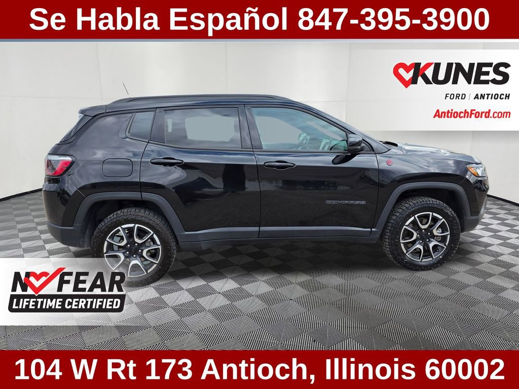 Used 2024 Jeep Compass Trailhawk AWD/4WD image 11