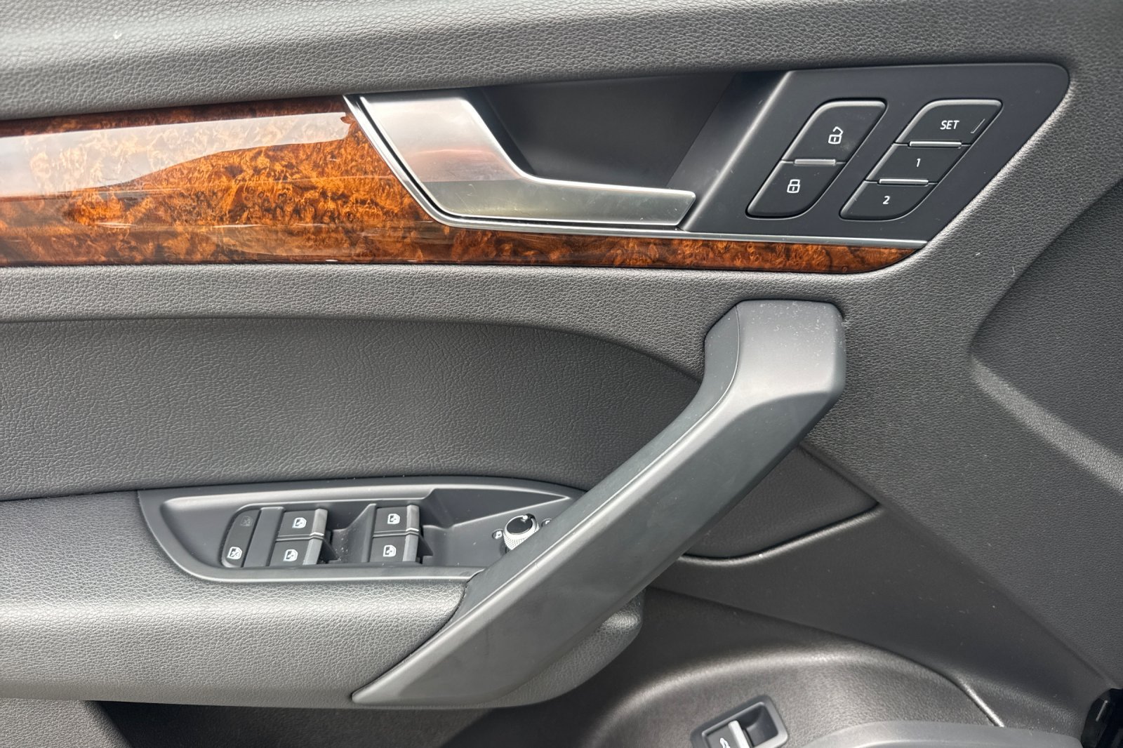 Used 2018 Audi Q5 2.0T Premium Plus w/ Premium Plus Package AWD/4WD image 10