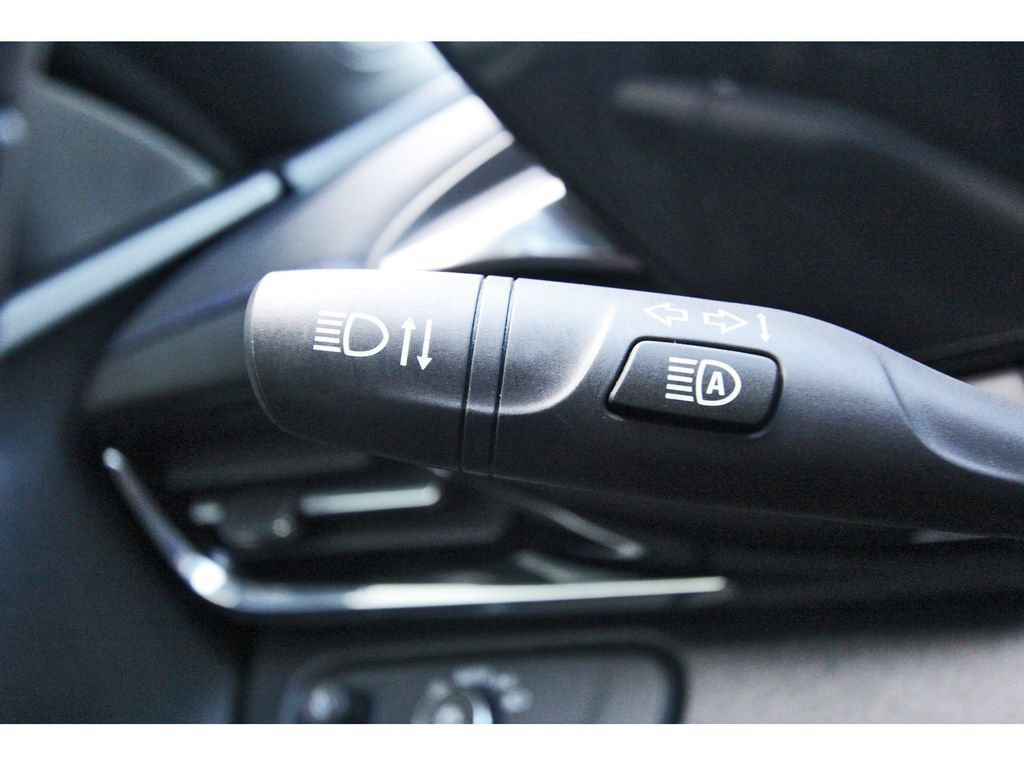 Used 2025 Buick Envista Sport Touring w/ Experience Buick Package FWD image 14