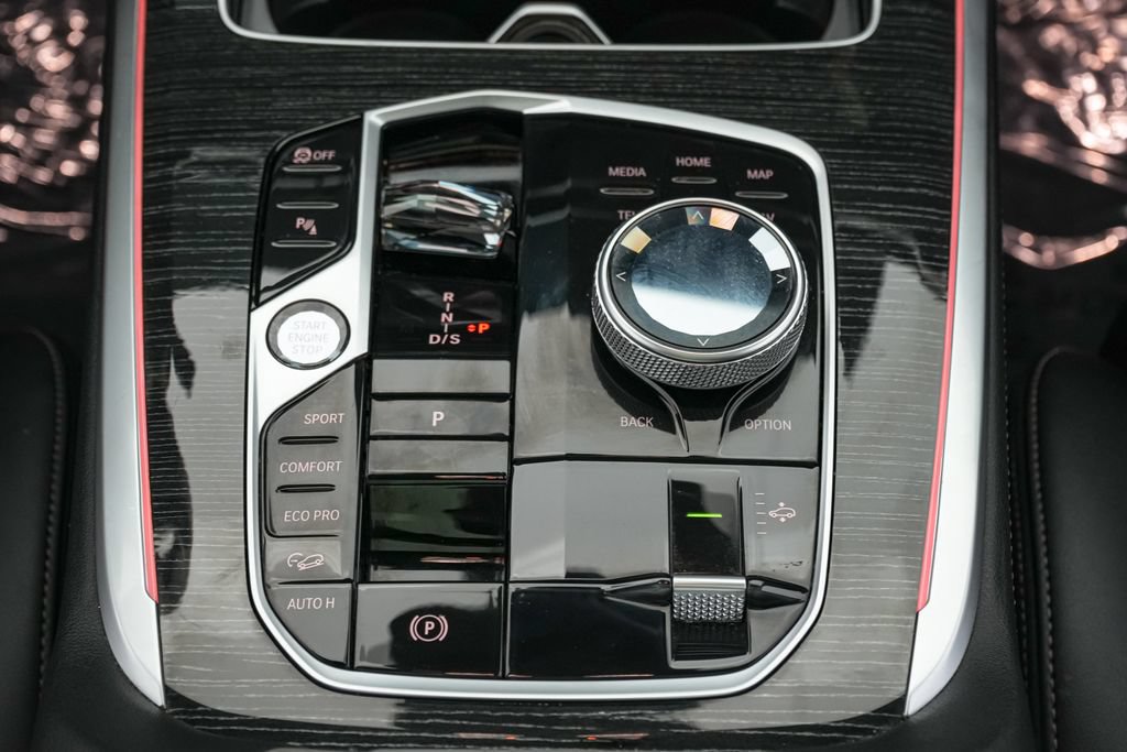 Used 2024 BMW X7 xDrive40i w/ M Sport Package AWD/4WD image 23
