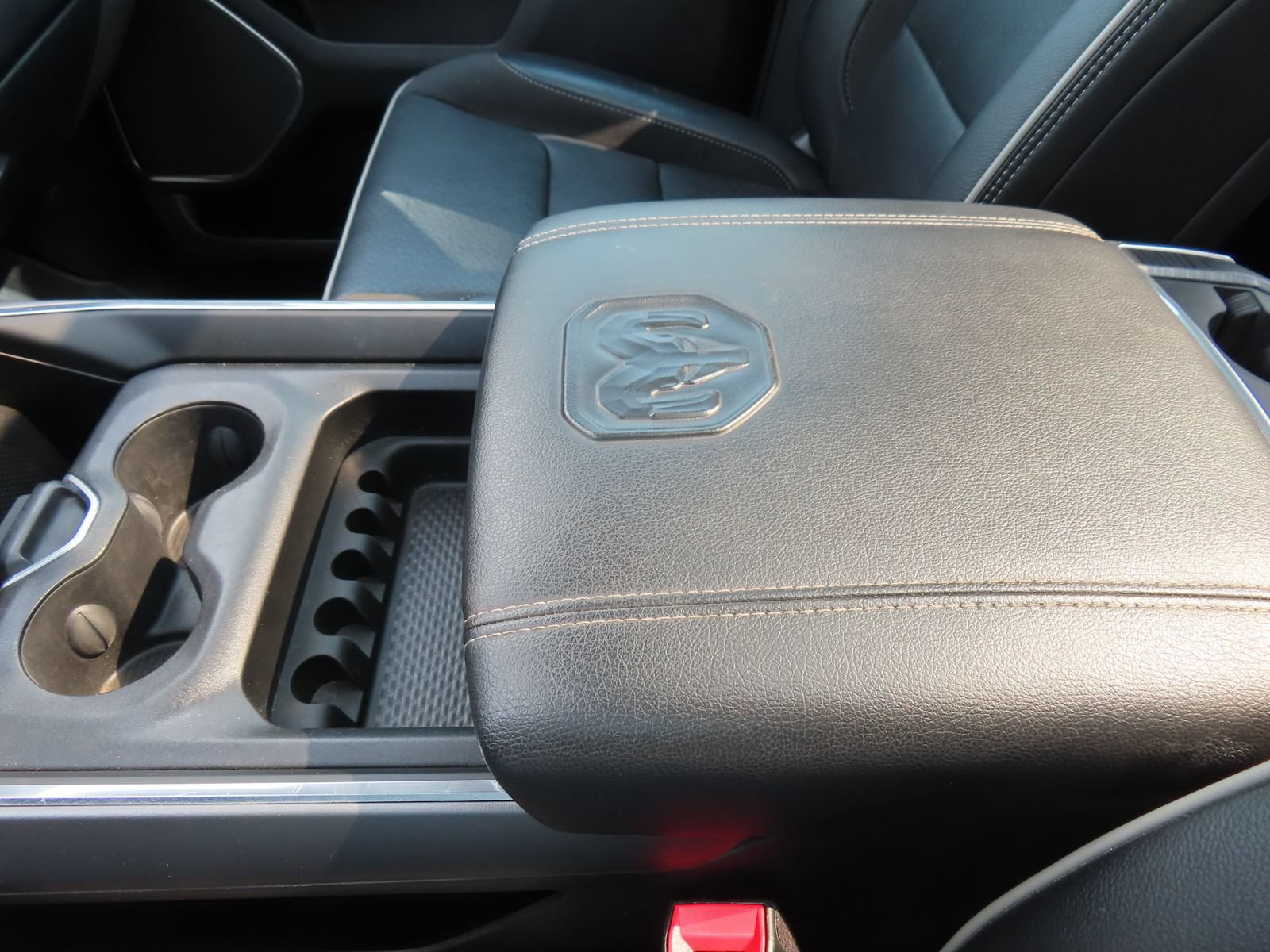 Used 2023 RAM 1500 Laramie AWD/4WD image 31