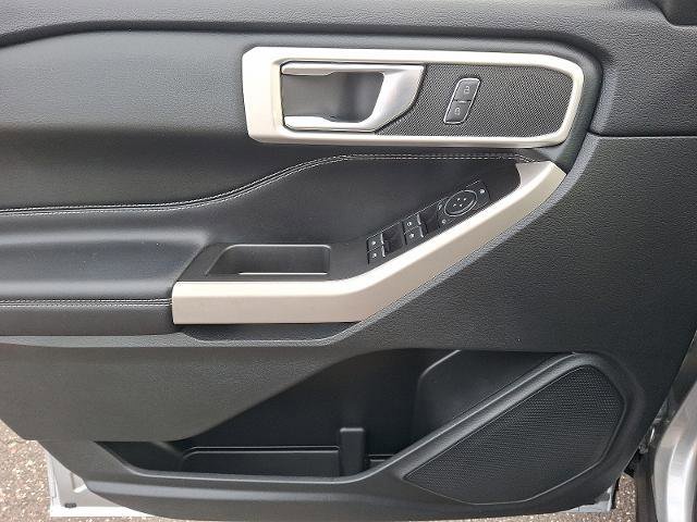 Certified 2022 Ford Explorer XLT w/ Equipment Group 202A image 13