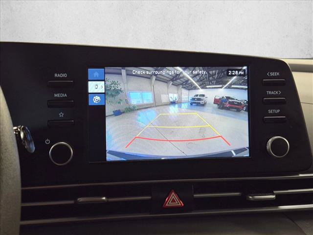 Used 2025 Hyundai Elantra SE FWD image 13