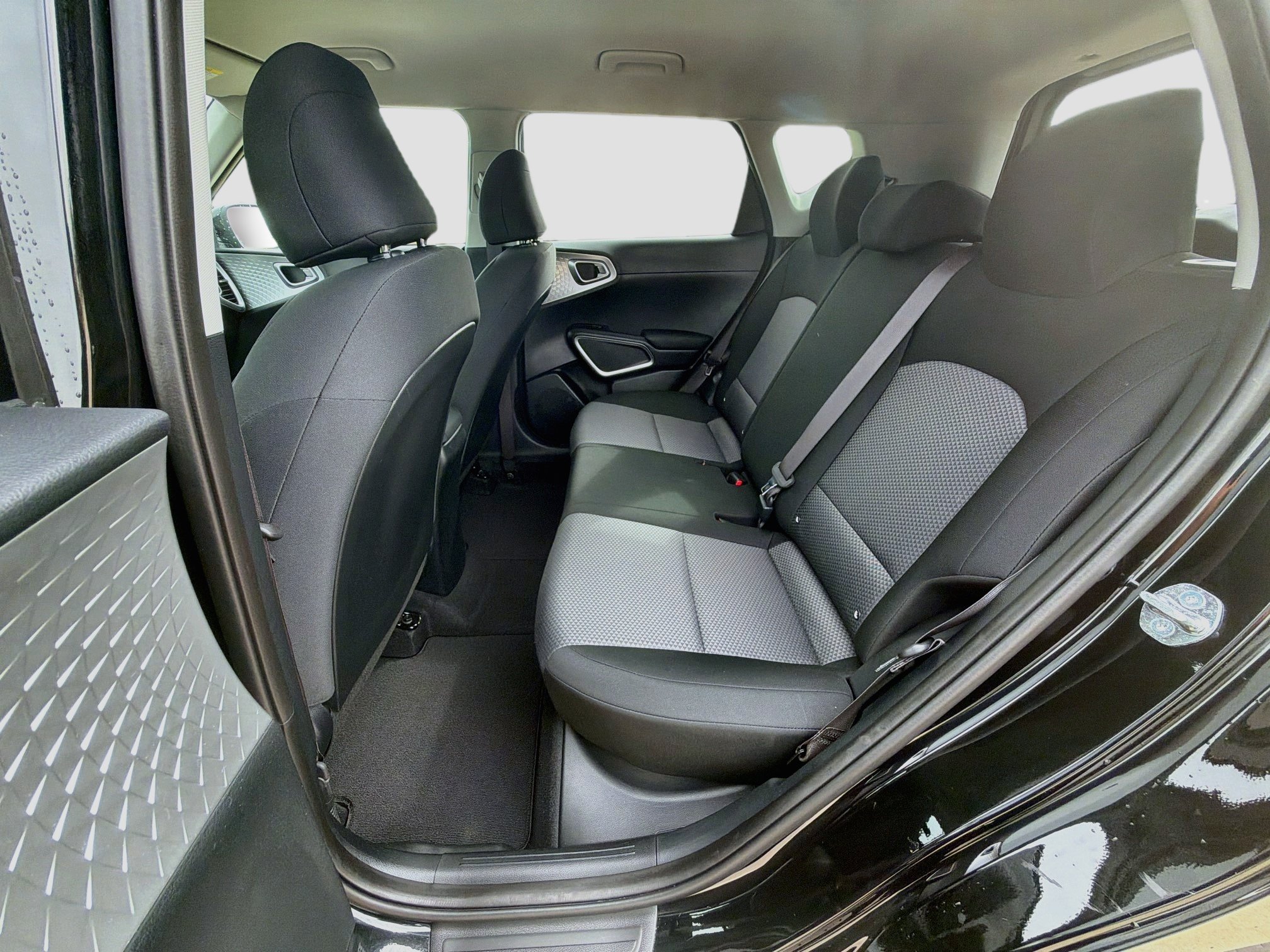 Used 2025 Kia Soul LX w/ LX Technology Package FWD image 22