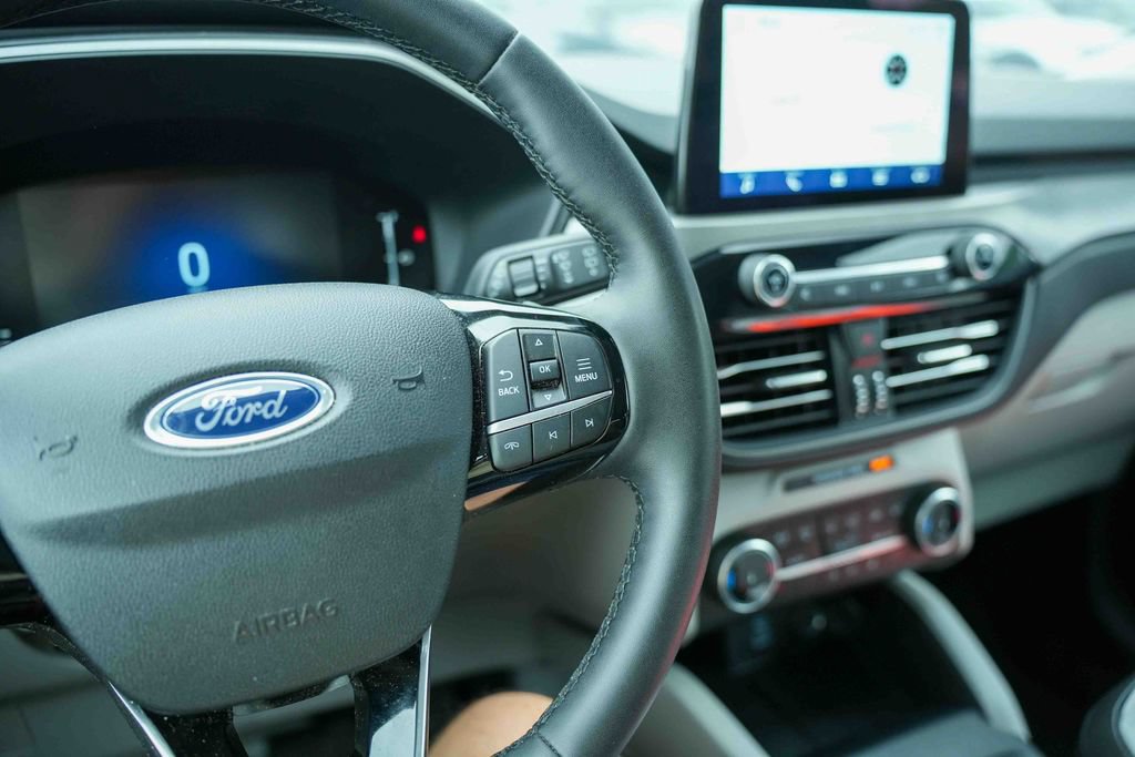 Certified 2023 Ford Escape Active AWD/4WD image 32