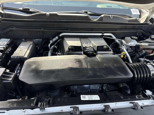 Used 2024 Chevrolet Colorado Z71 w/ Advanced Trailering Package AWD/4WD image 37