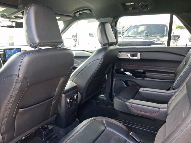 Certified 2023 Ford Explorer ST-Line w/ Class IV Trailer Tow Package RWD image 5