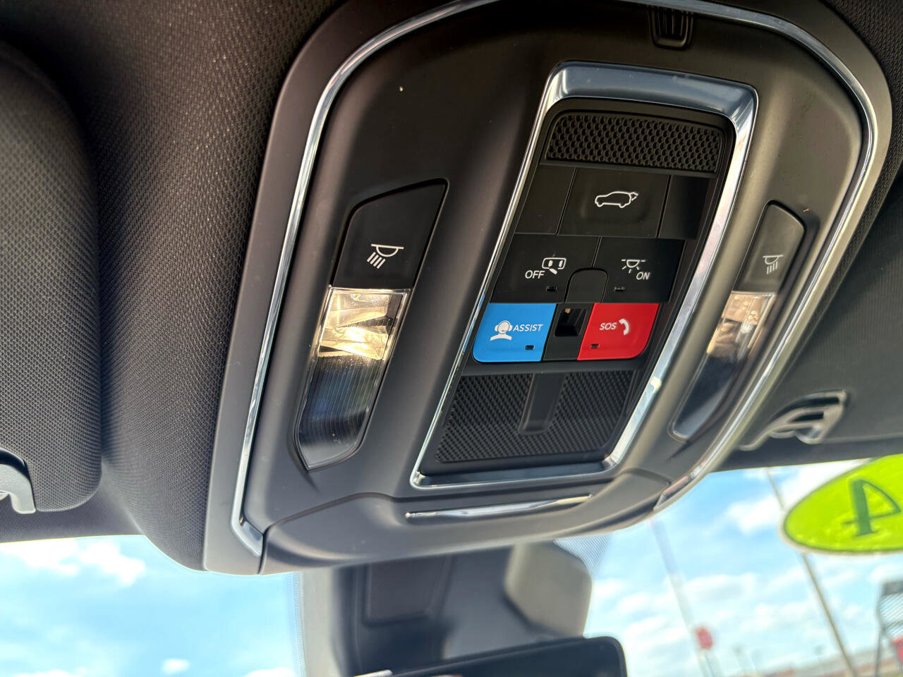 Used 2024 Jeep Wagoneer L Series II w/ Flexible Seating Group image 34