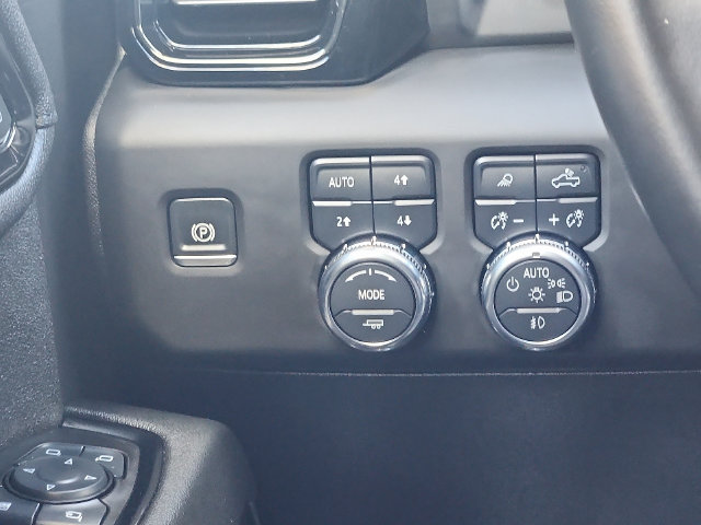 Used 2025 GMC Sierra 1500 AT4 w/ AT4 Premium Package AWD/4WD image 12