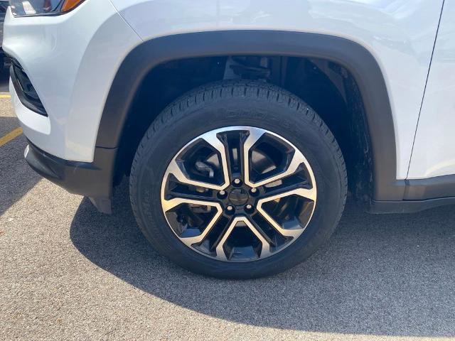 Used 2022 Jeep Compass Limited AWD/4WD image 16
