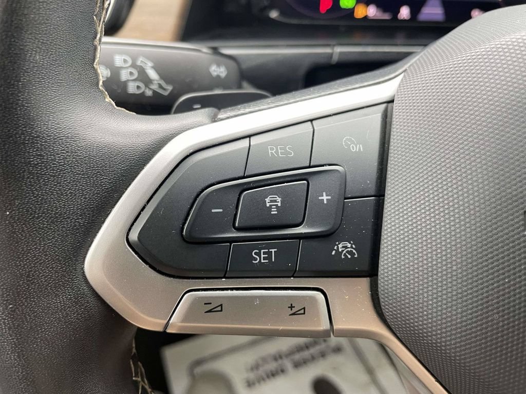 Used 2024 Volkswagen Atlas SE FWD image 25