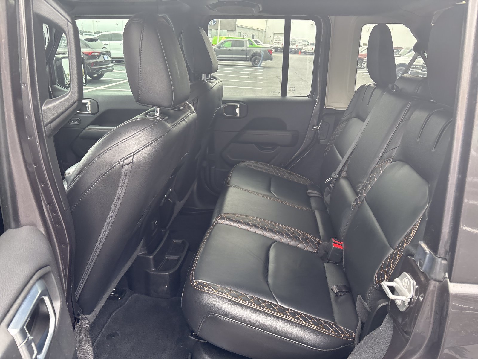 Used 2021 Jeep Wrangler Unlimited Sahara AWD/4WD image 18