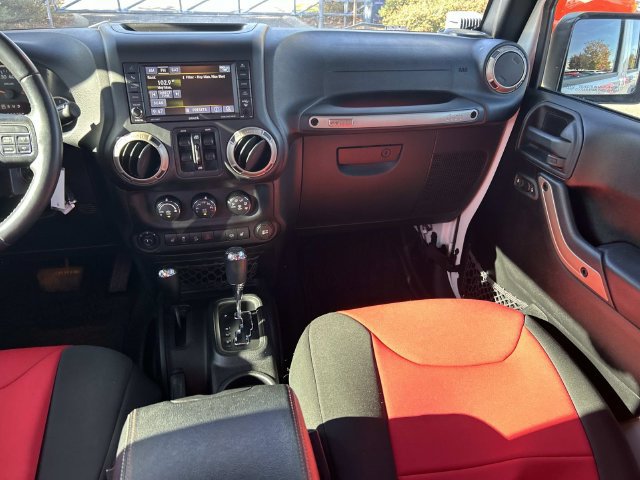 Used 2017 Jeep Wrangler Unlimited Sahara AWD/4WD image 16