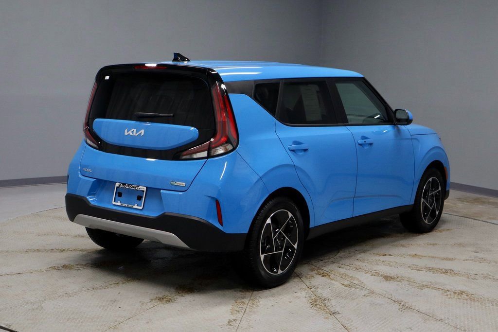 Used 2025 Kia Soul EX image 5