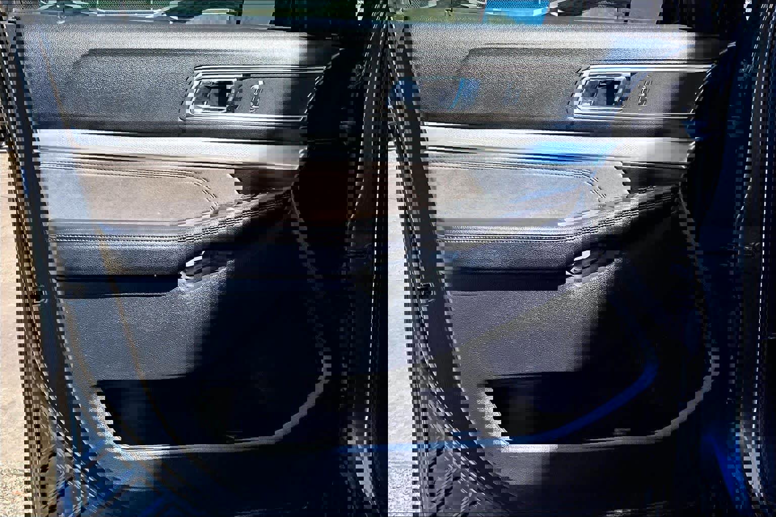 Certified 2017 Ford Explorer XLT w/ Equipment Group 202A image 24