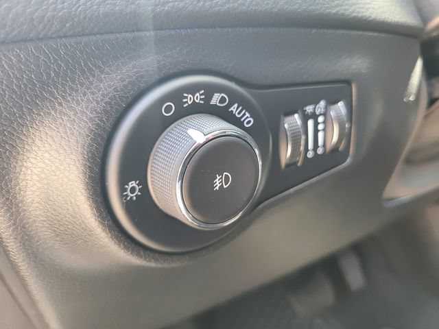 Used 2021 Jeep Compass Latitude AWD/4WD image 17