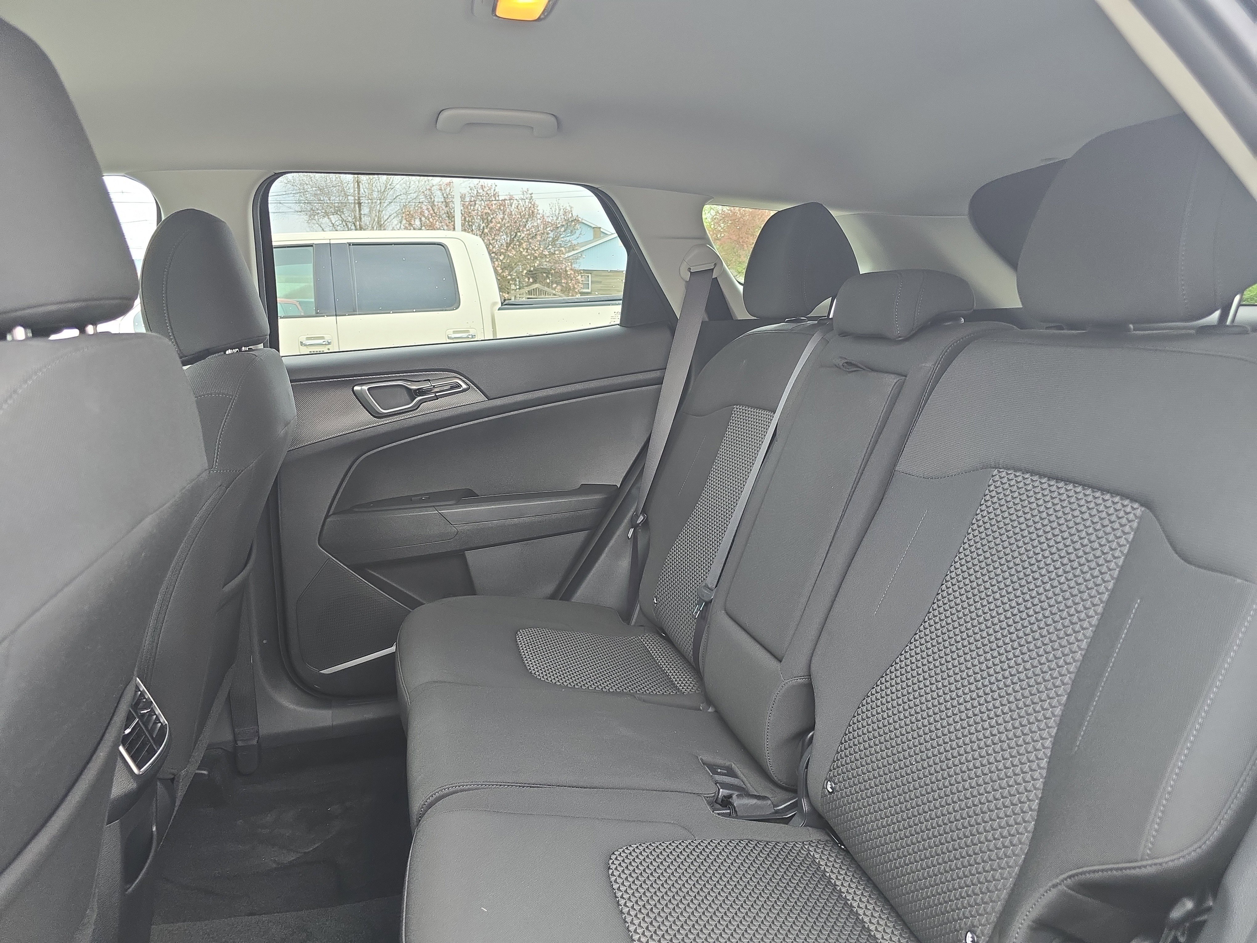 Used 2023 Kia Sportage LX AWD/4WD image 14
