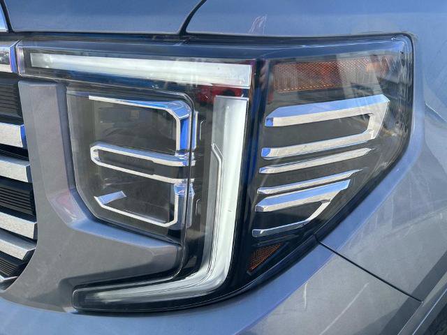 Used 2024 GMC Sierra 1500 SLT w/ SLT Premium Package AWD/4WD image 10