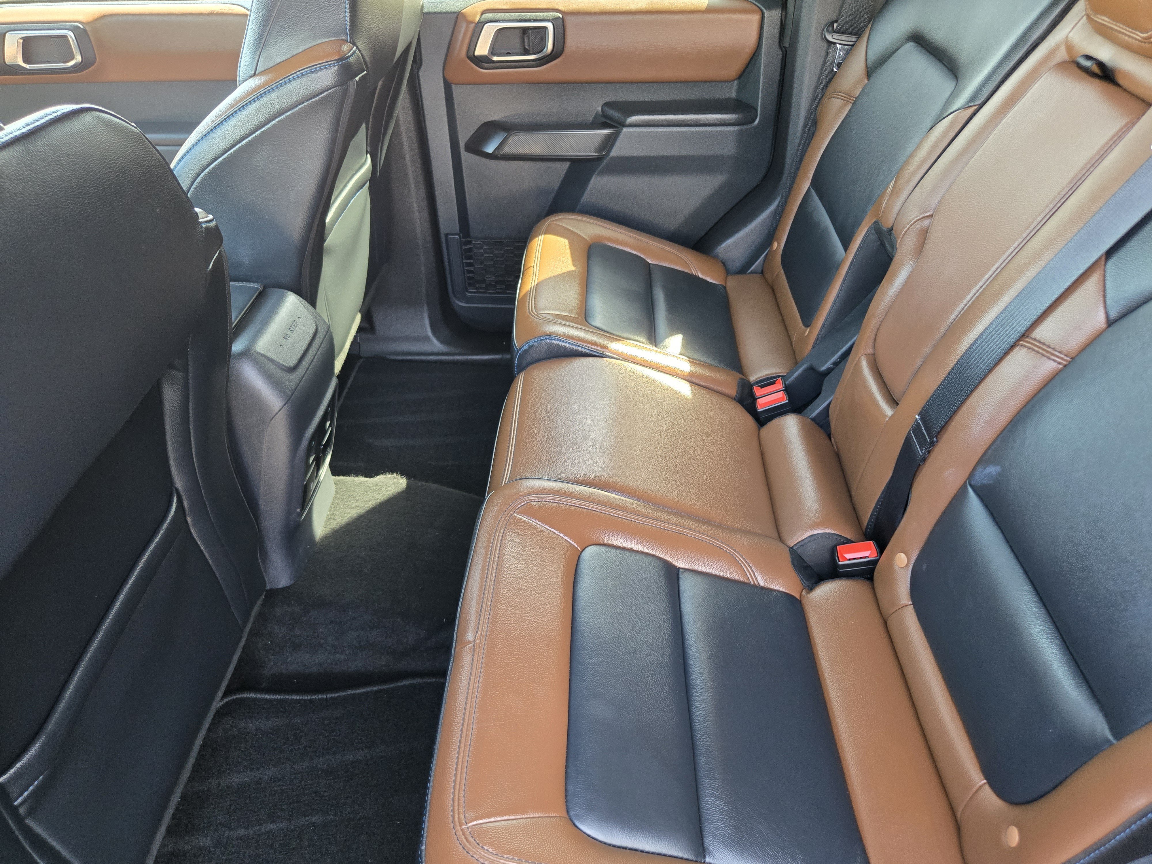 Certified 2024 Ford Bronco Outer Banks w/ Sasquatch Package AWD/4WD image 22