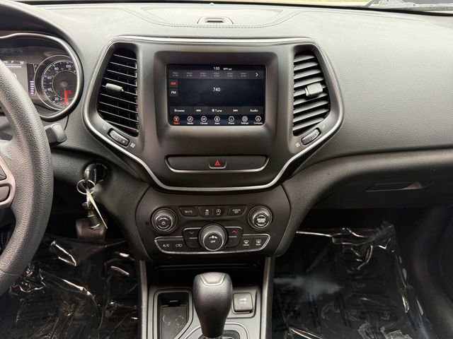 Used 2019 Jeep Cherokee Latitude w/ Popular Appearance Group image 9