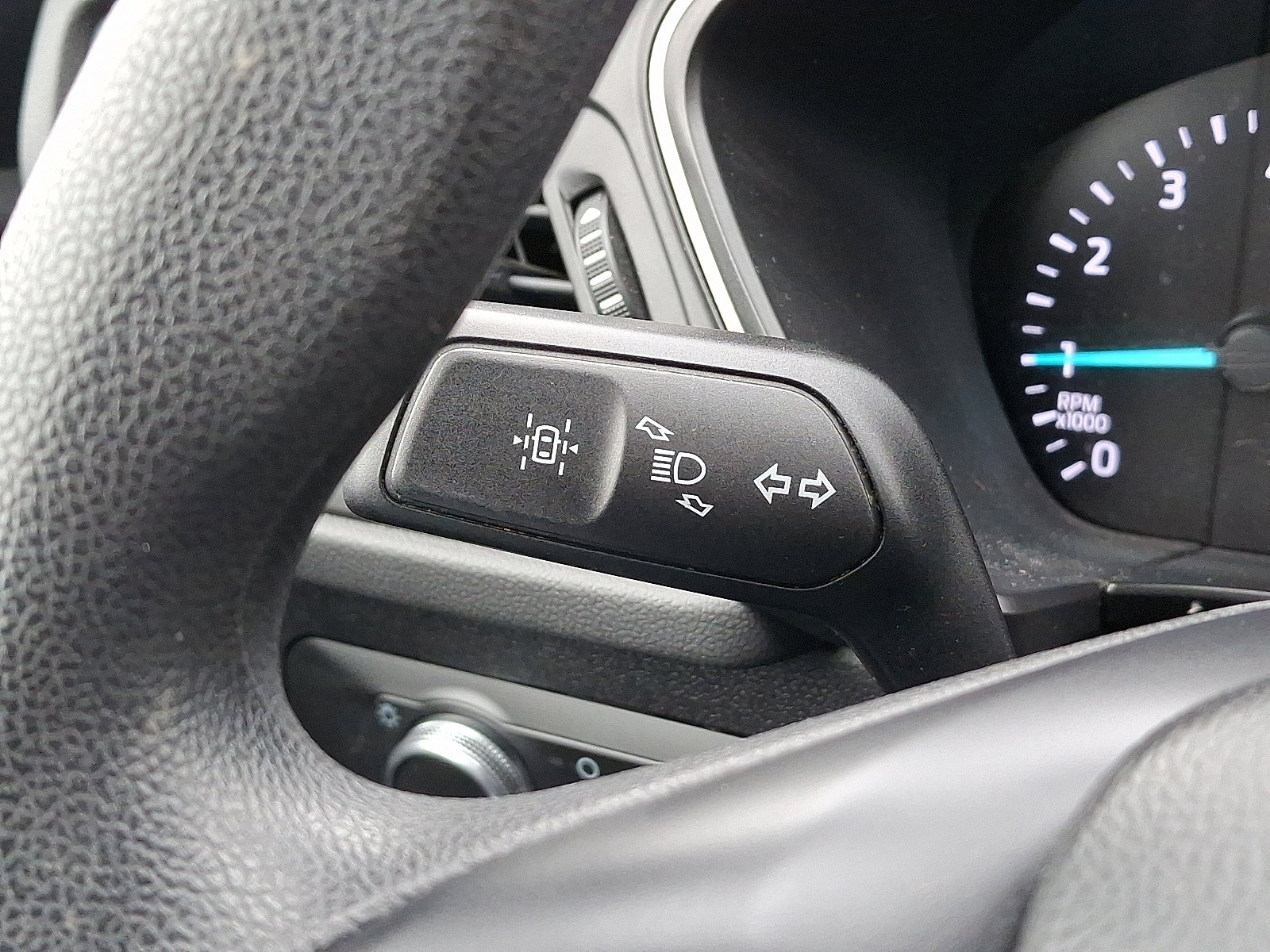 Certified 2020 Ford Escape SE image 32