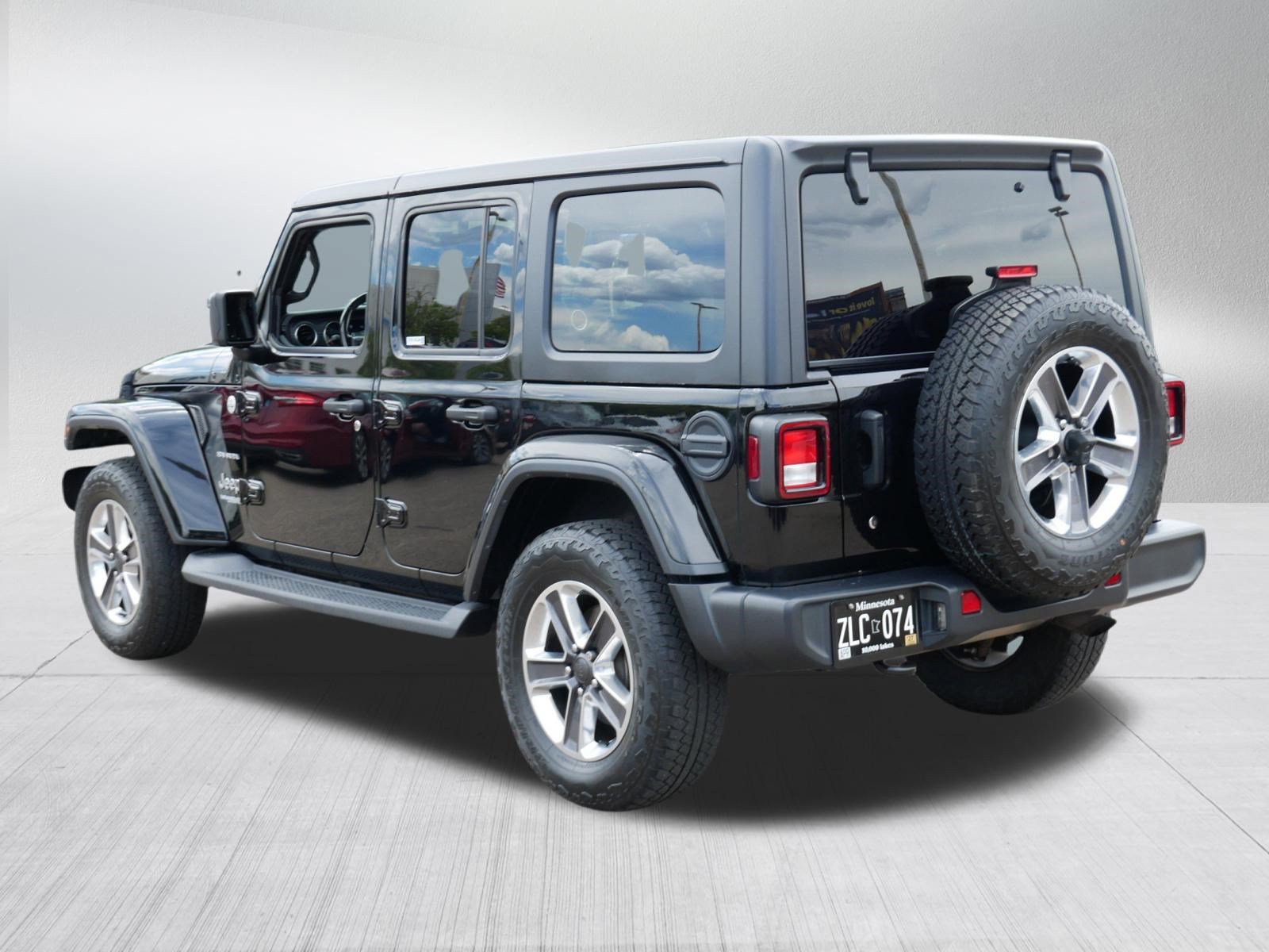 Used 2020 Jeep Wrangler Unlimited Sahara AWD/4WD image 5