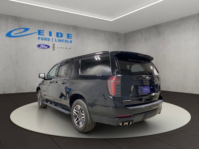 Used 2026 Chevrolet Suburban Z71 AWD/4WD image 8
