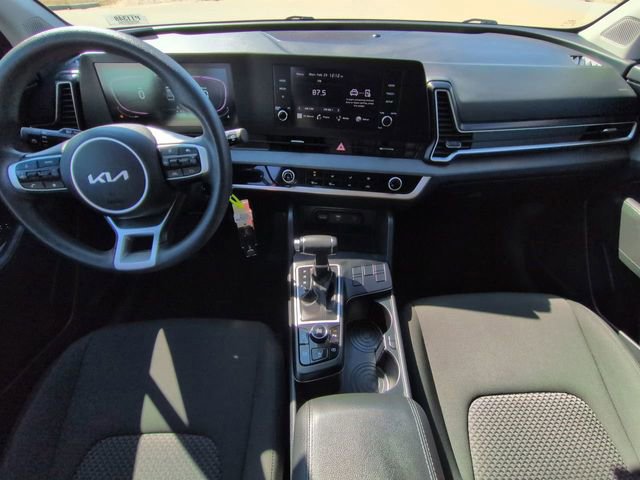 Used 2025 Kia Sportage LX image 17