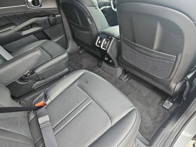 Used 2023 Kia Sorento SX AWD/4WD image 11