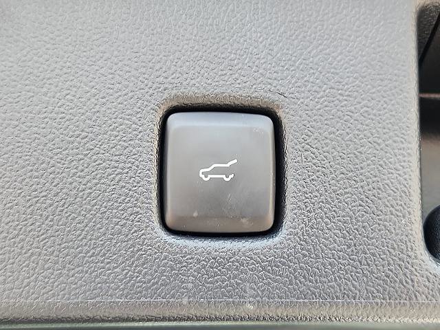 Certified 2025 Ford Escape SE FWD image 30