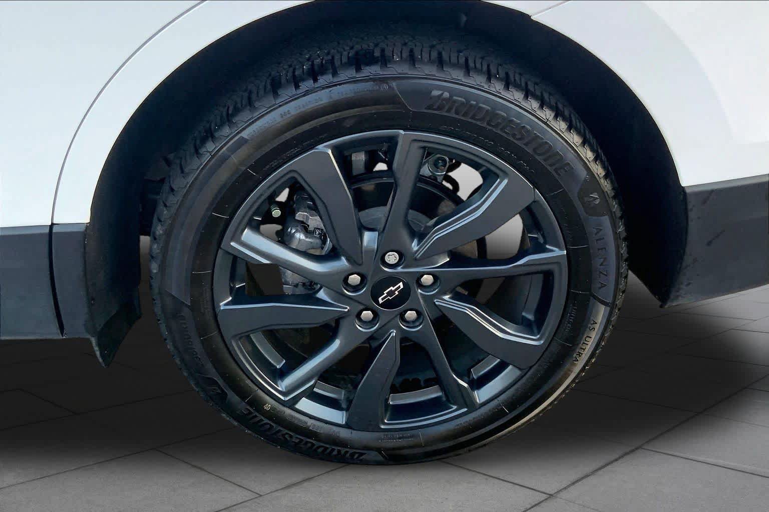 Used 2022 Chevrolet Equinox RS w/ LPO, Floor Liner Package FWD image 10