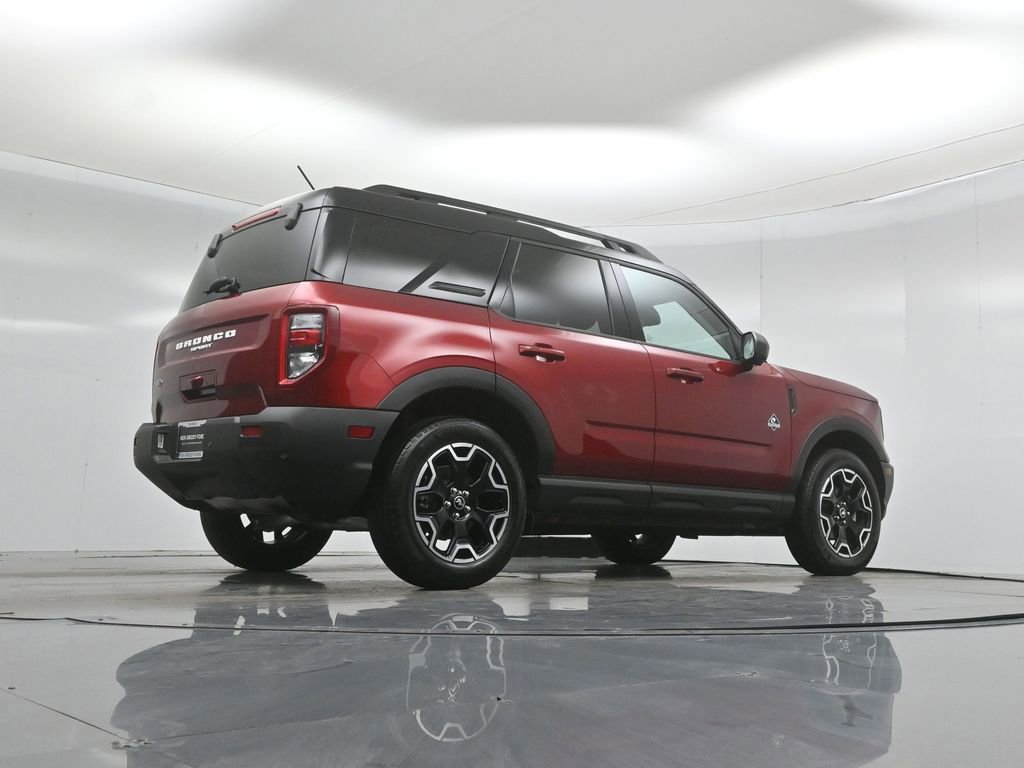 Certified 2025 Ford Bronco Sport Outer Banks w/ Outer Banks Tech Package+ AWD/4WD image 49