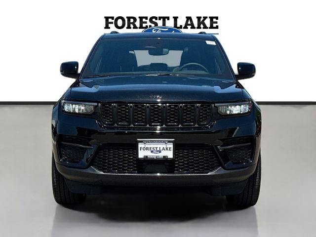 Used 2023 Jeep Grand Cherokee Altitude AWD/4WD image 2